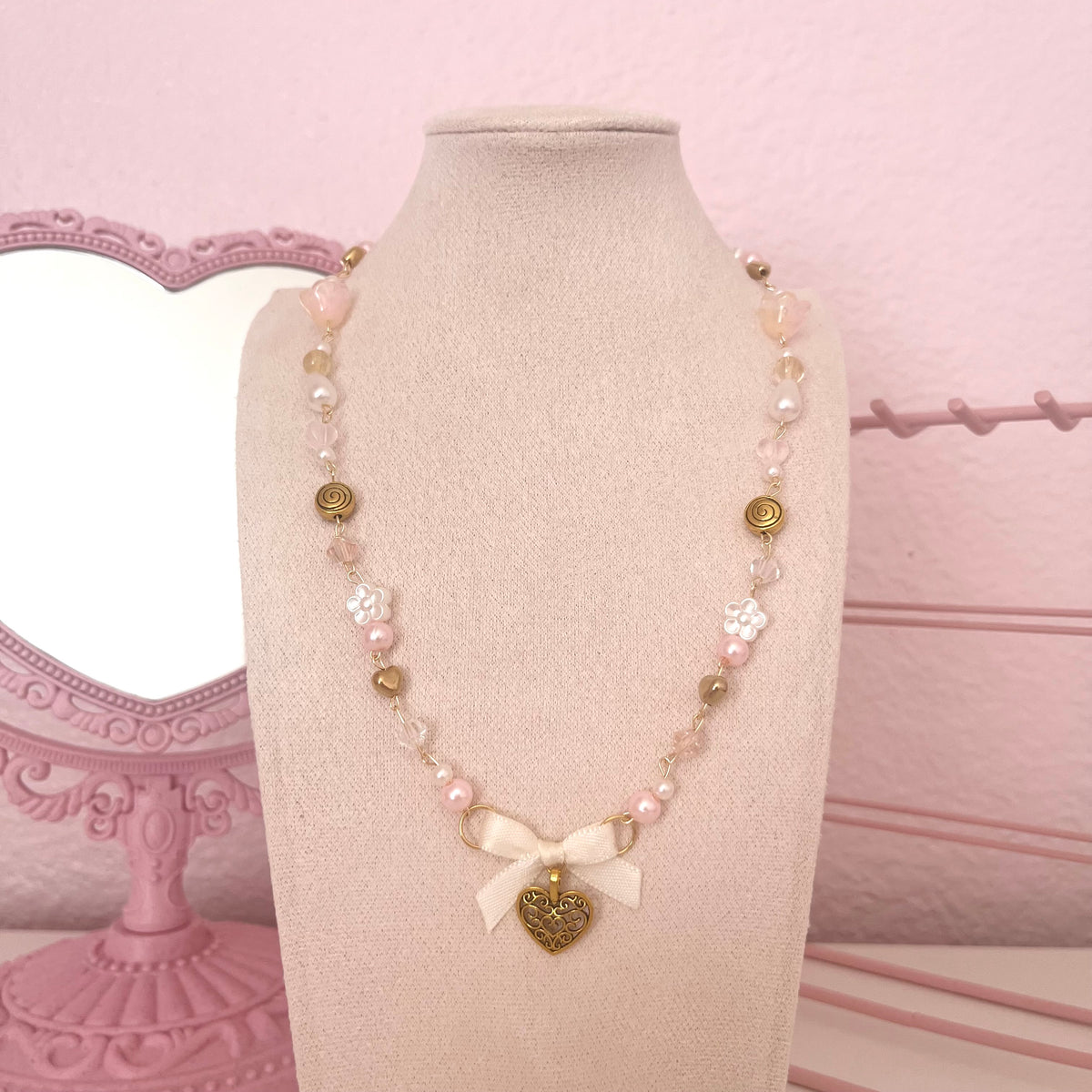 ♡ honey on the vine necklace ♡