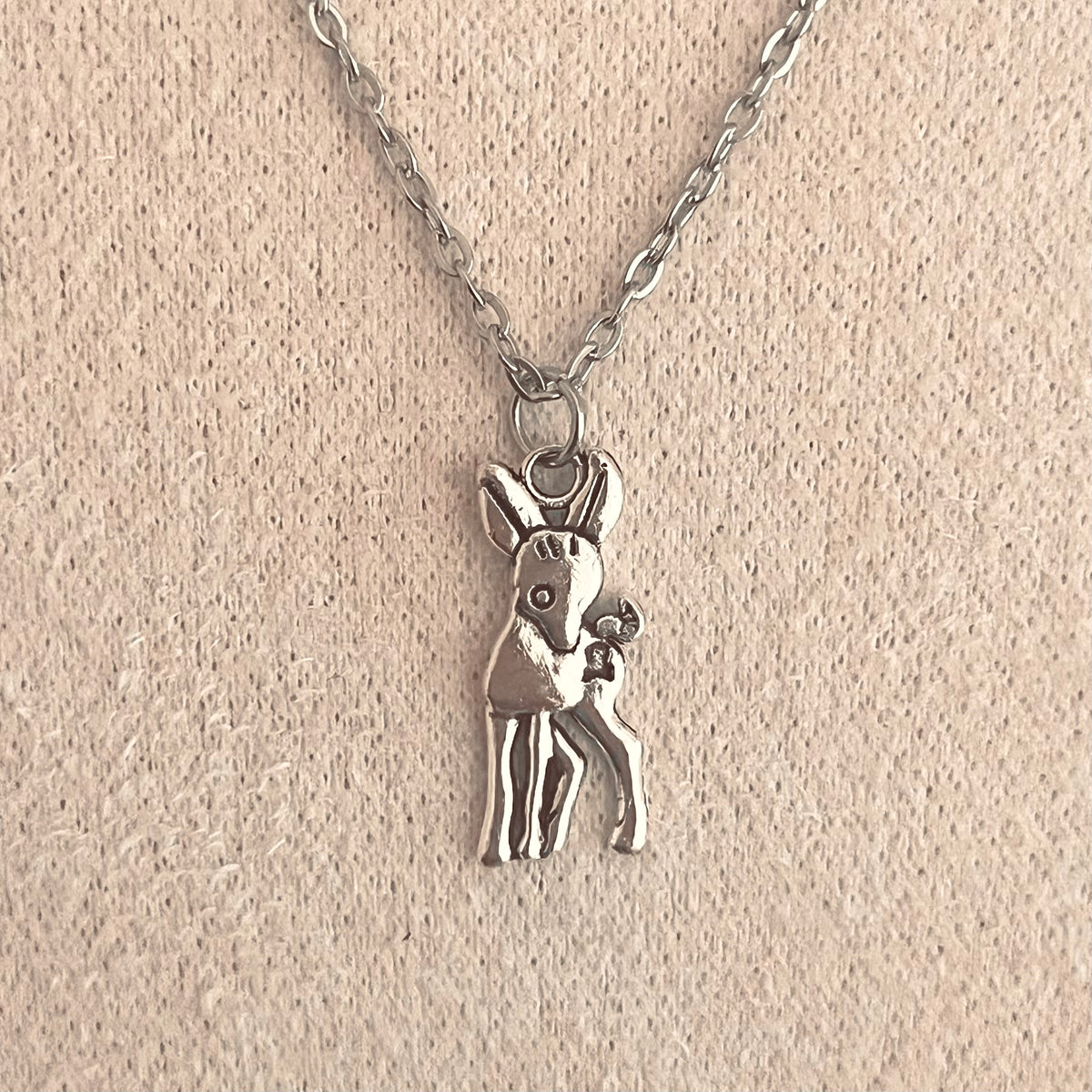 ♡ fawn necklace ♡