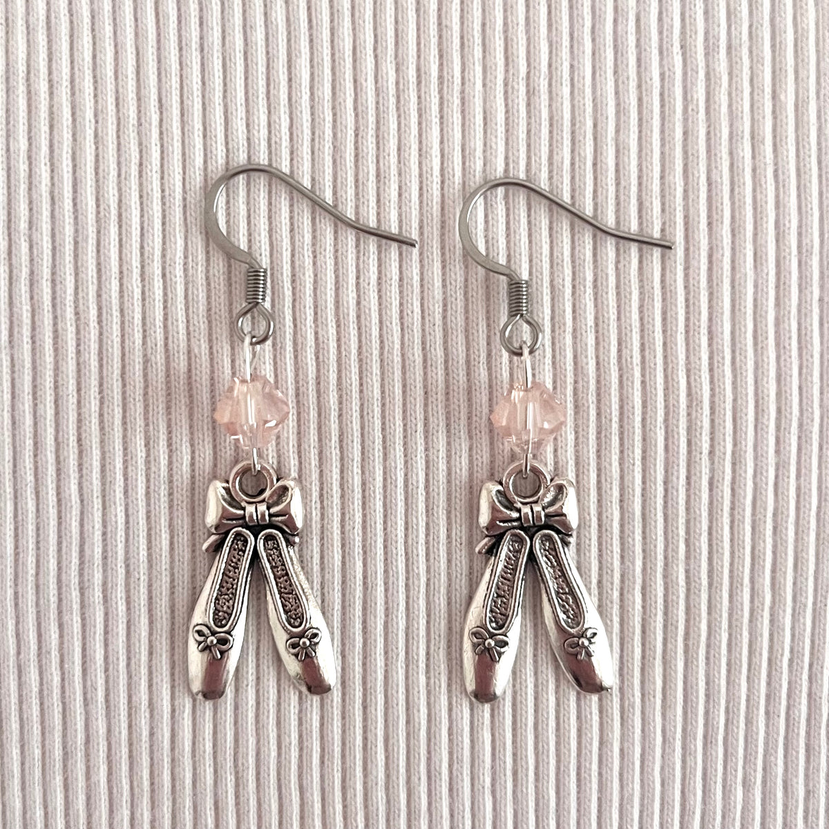 ♡ on pointe earrings ♡