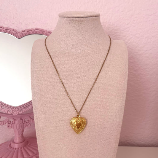 ♡ lovelace locket ♡