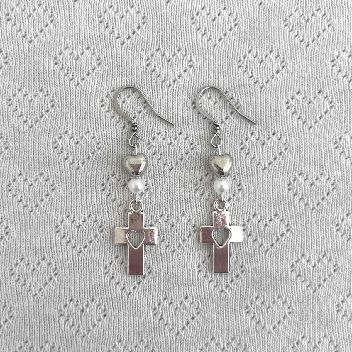 ♡ cross my heart earrings ♡