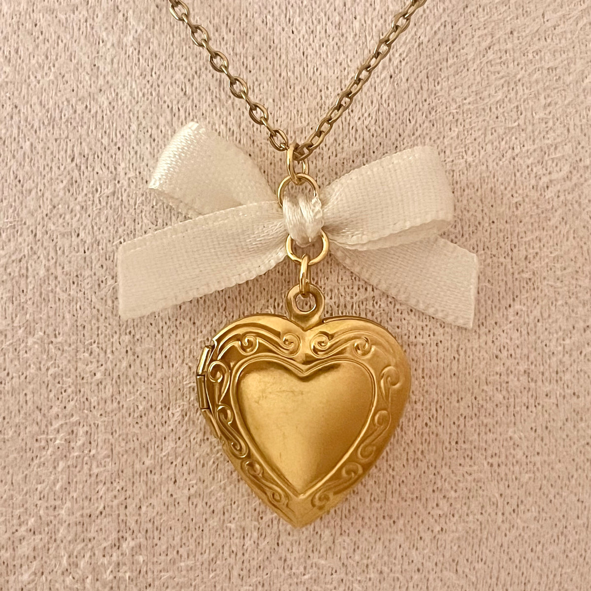 ♡ darling locket ♡